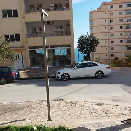 Alexandra Apartament *