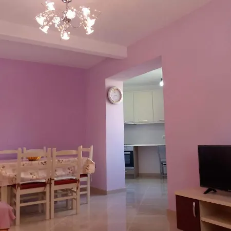 Alexandra Apartament *